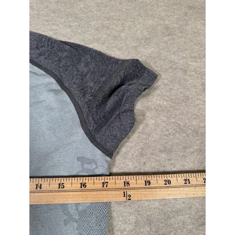 Lululemon Swiftly Tech Shirt Womens 10 Gray Floral Short Sleeve Yoga Athletic